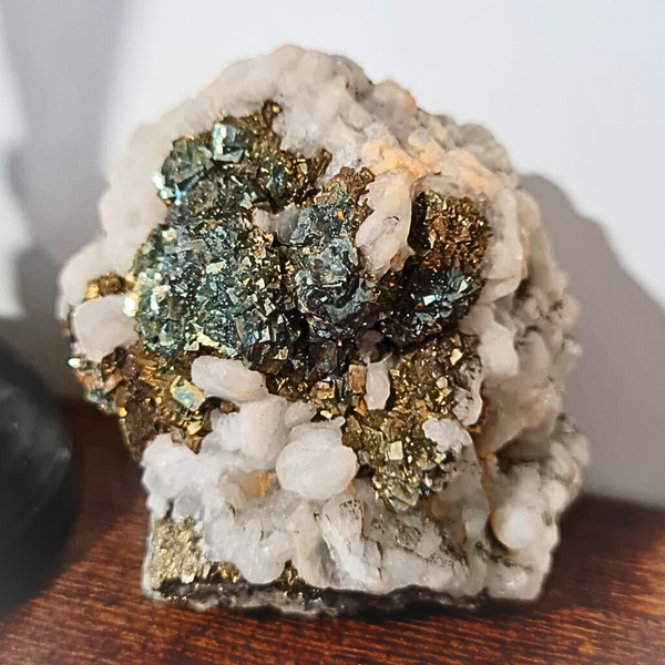 Pyrite sur Calcite